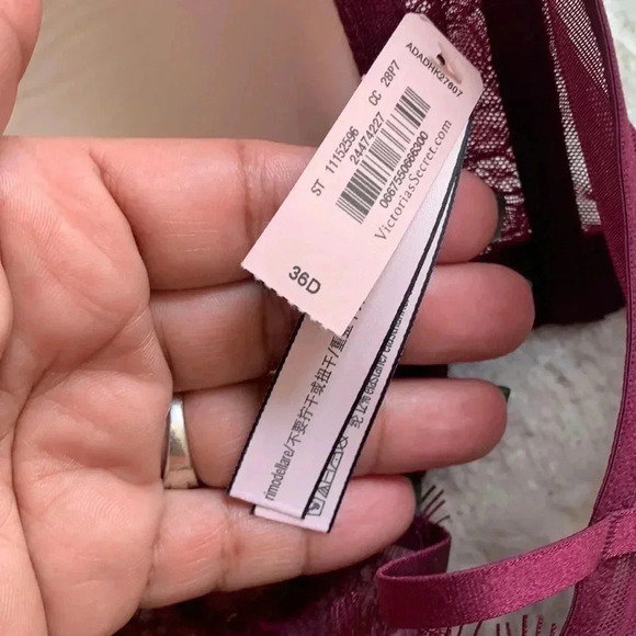 Victoria secret bras - Picture 5 of 6